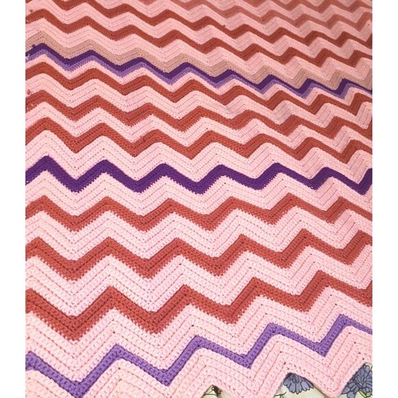 Afghan Blanket 45x50 Chevron Handmade Sofa Throw Pink Purple Zig Zag - Picture 2 of 6